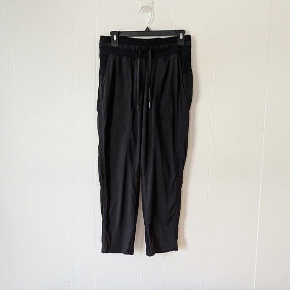 Lululemon Black Dance Studio Crop Pant Sz 6 Cropped Pants W6AVQS - Picture 4 of 10